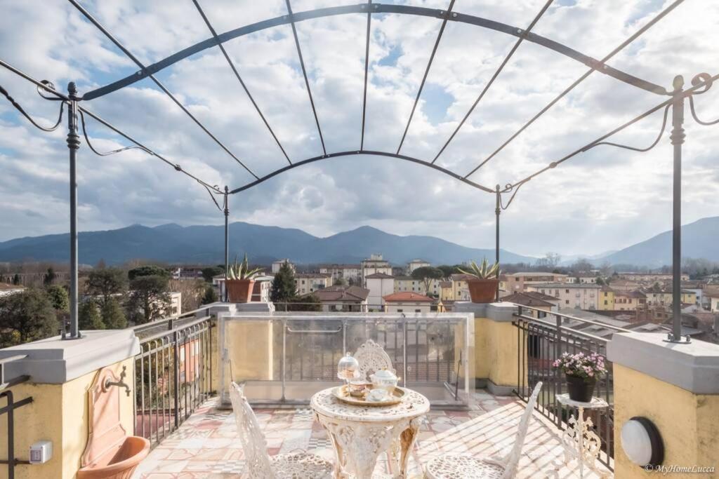 Casa Maria - Attico Di Lusso Vicino Alle Mura Лукка Экстерьер фото